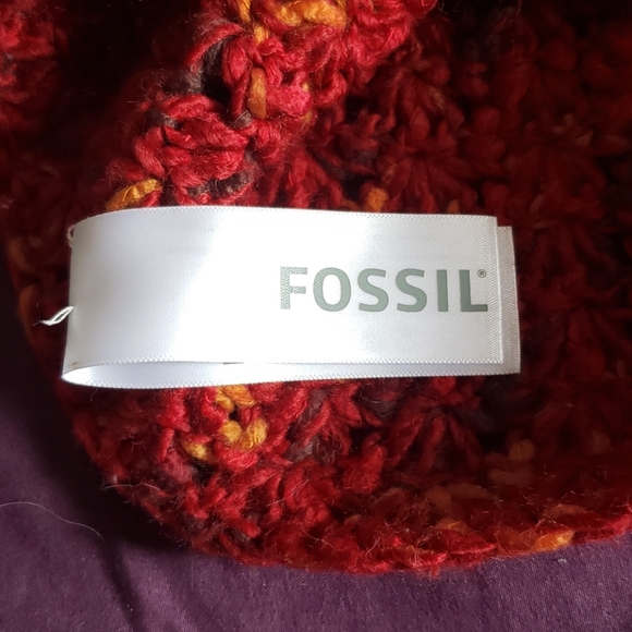 ! Fun winter Fossil hat - Picture 3 of 4